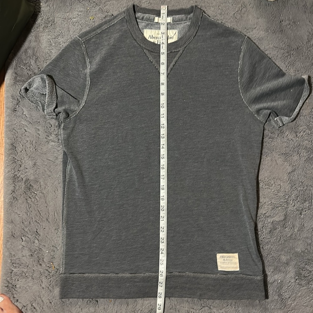 Abercrombie & Fitch crewneck - Picture 8 of 9